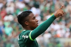 Leia mais sobre o artigo  Caso Endrick e New Balance: Como construir uma parceria de sucesso