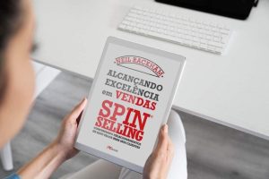 Leia mais sobre o artigo Spin Selling: o Livro que Pode Mudar o Jogo de suas Vendas Online